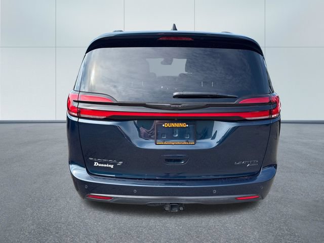 Used 2025 Chrysler Pacifica Limited w/ Trailer Tow Group AWD/4WD video 3