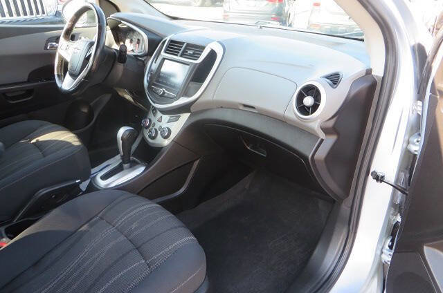 Used 2017 Chevrolet Sonic LT w/ Convenience Package image 16