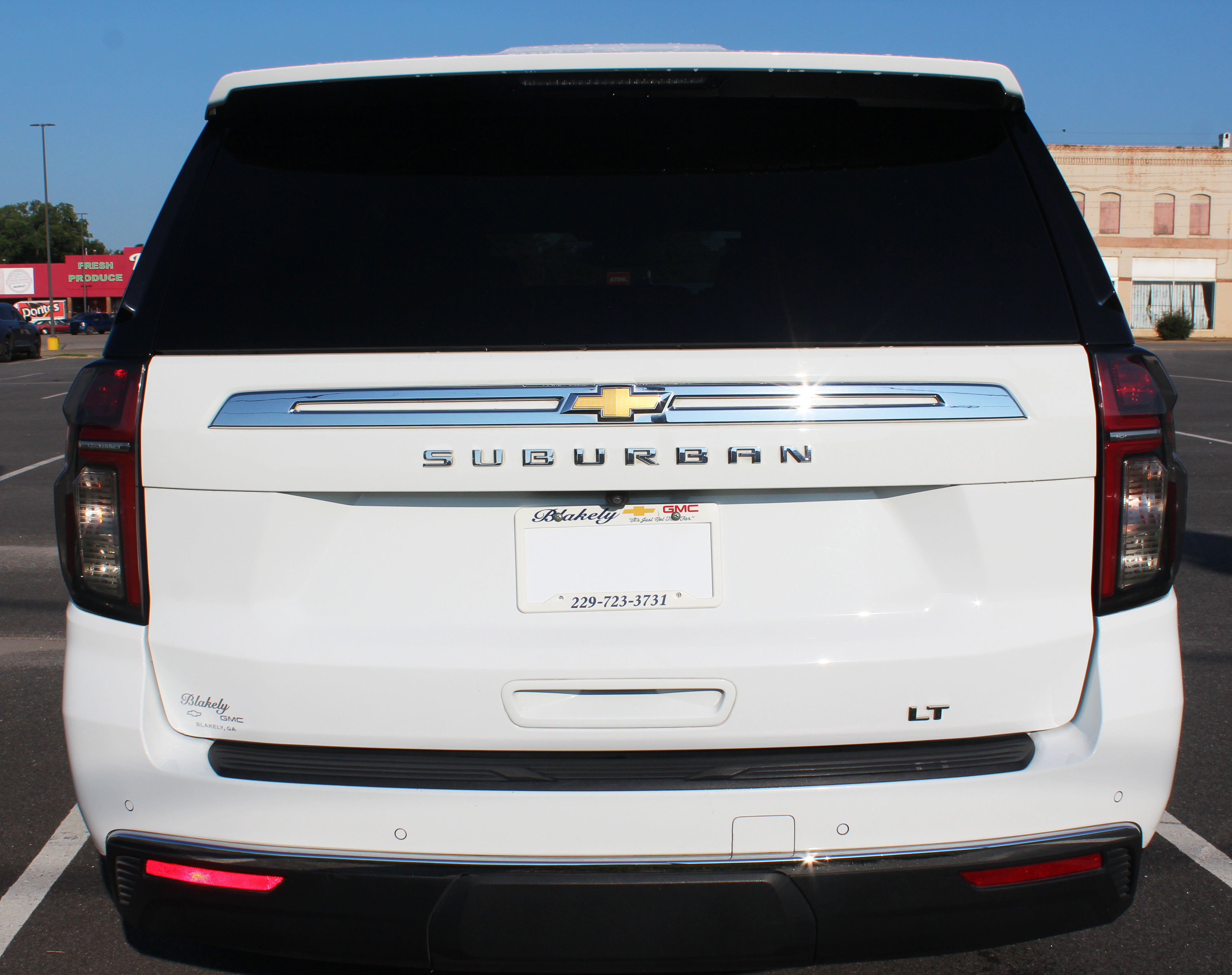 Used 2023 Chevrolet Suburban LT image 5
