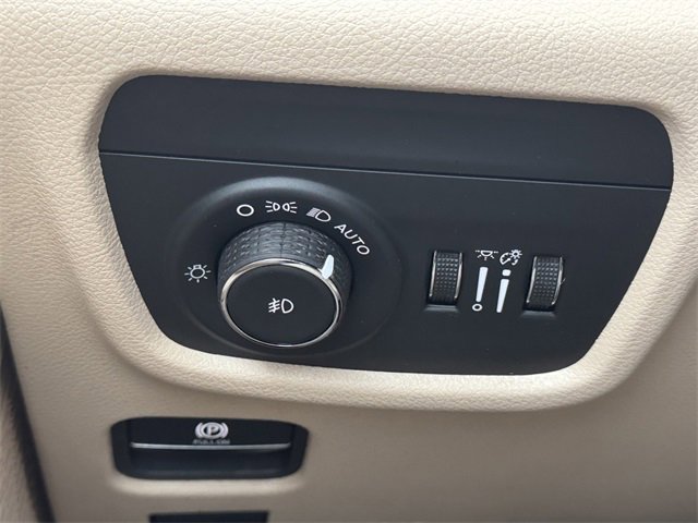 New 2025 Jeep Grand Cherokee Limited image 17