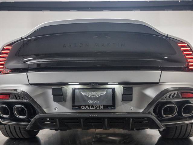 Used 2025 Aston Martin Vanquish RWD image 31