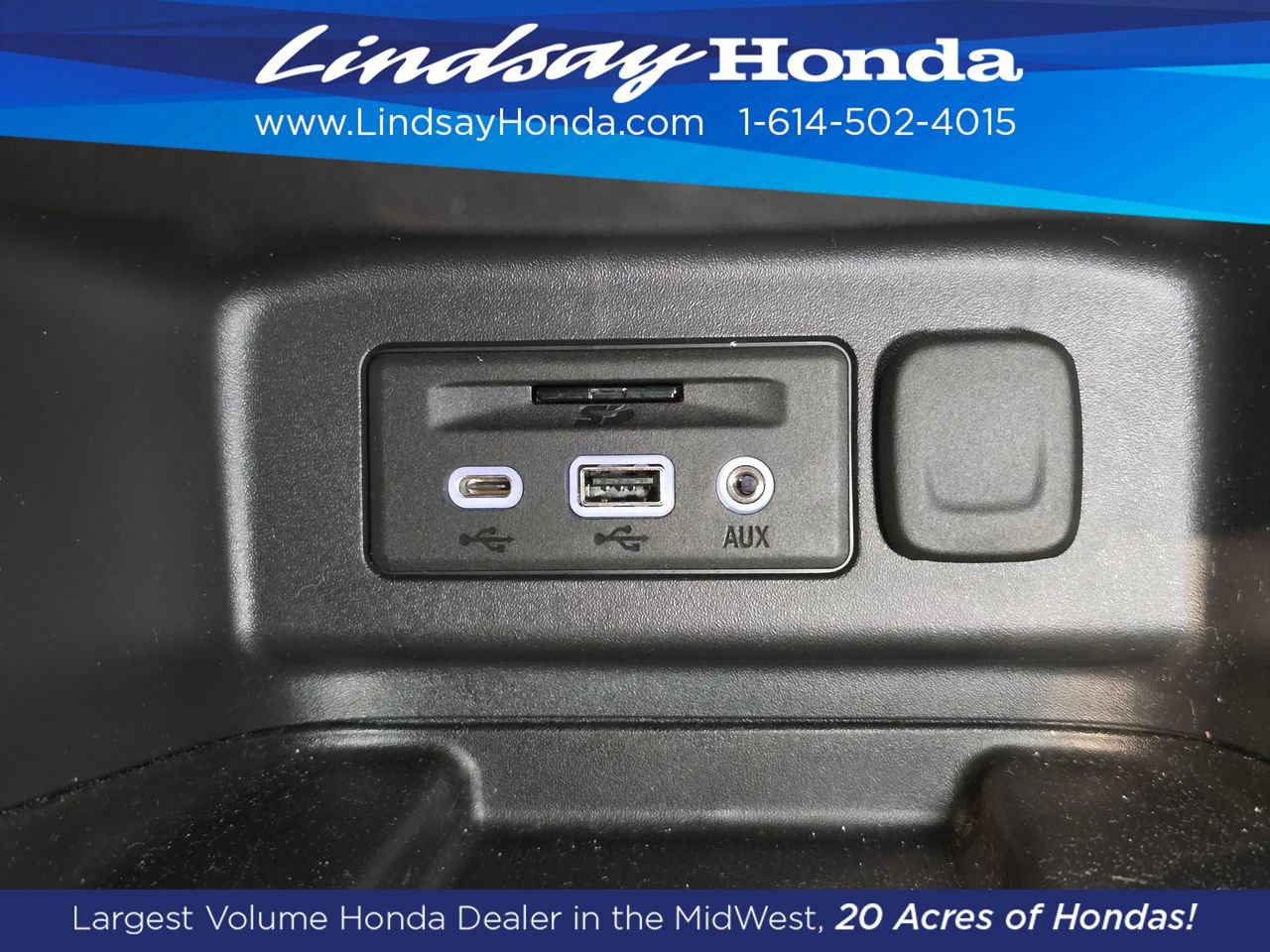 Used 2023 Chevrolet Equinox Premier FWD image 21
