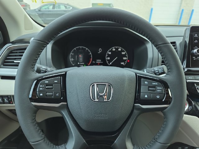 New 2026 Honda Odyssey Touring image 11