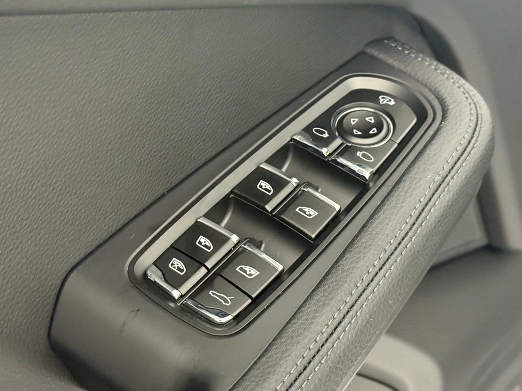 New 2026 Porsche Macan image 26