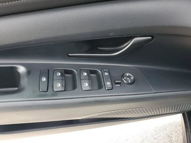 Certified 2025 Hyundai Elantra Sport FWD image 22