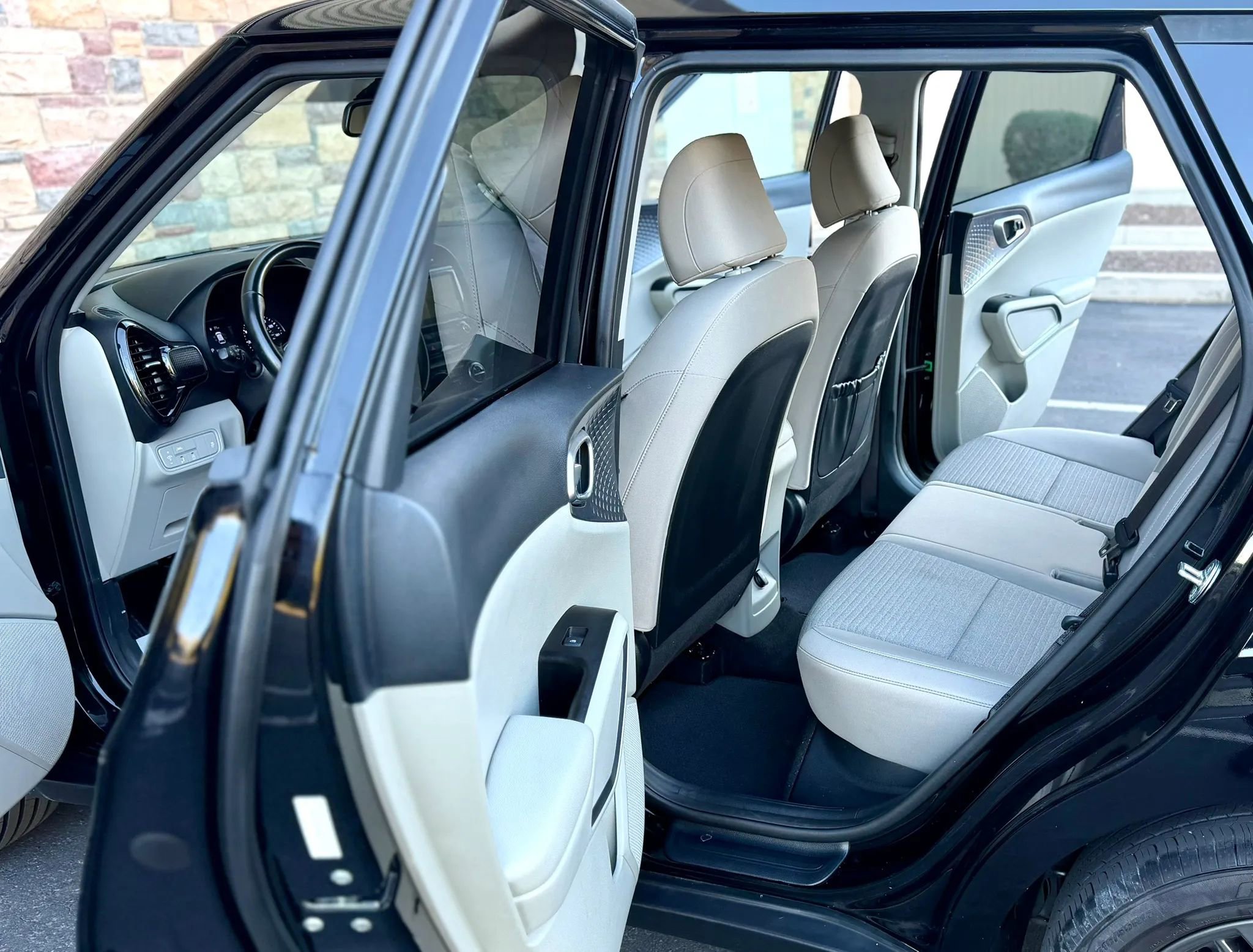 Used 2022 Kia Soul EX image 12