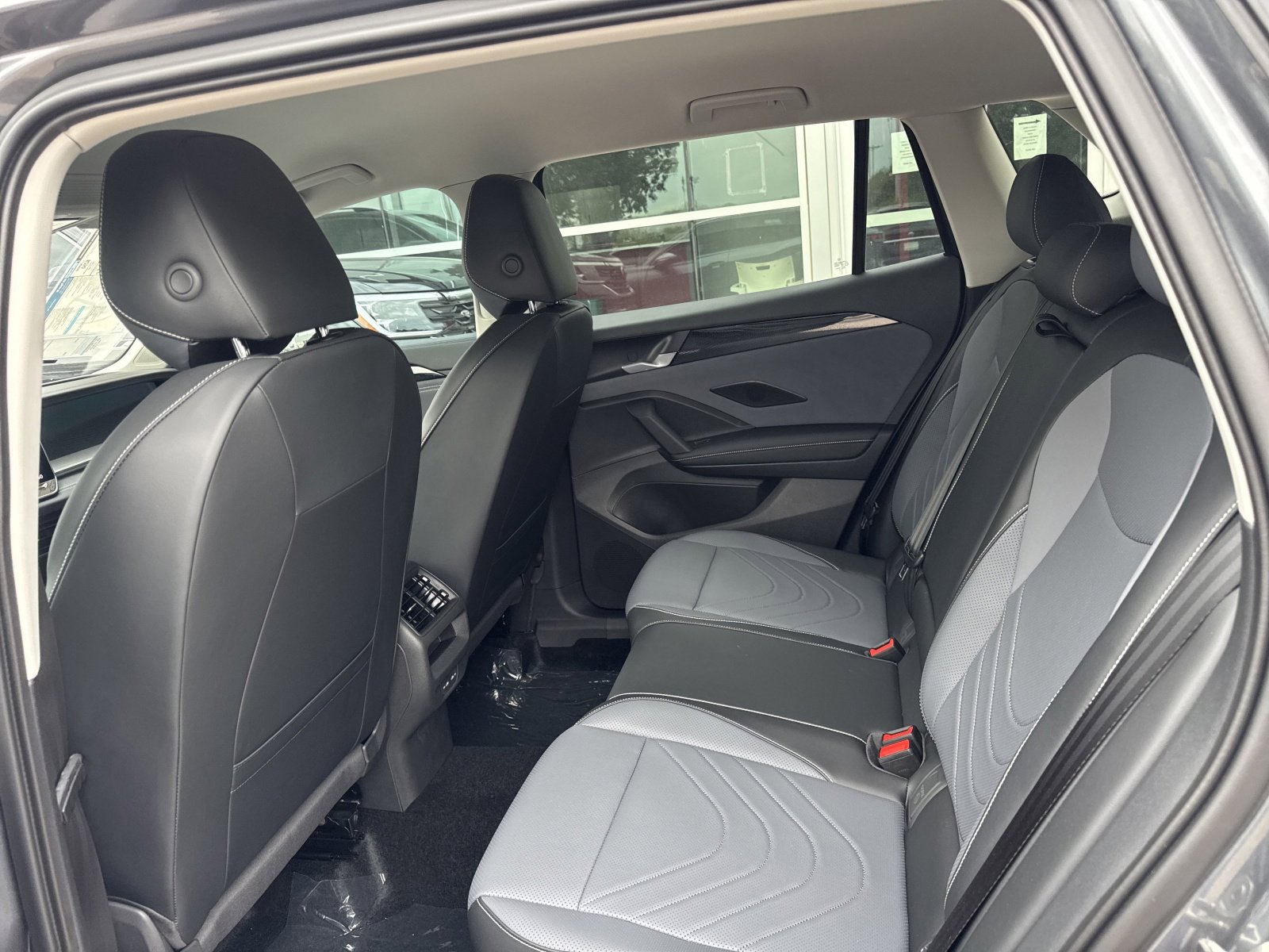 New 2026 Volkswagen Tiguan SE image 16