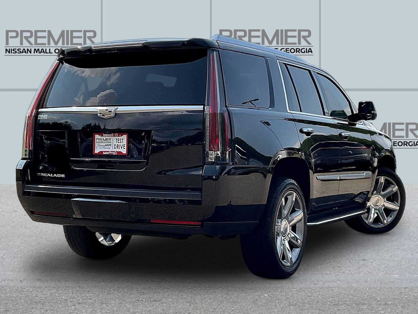 Used 2019 Cadillac Escalade Luxury AWD/4WD image 7