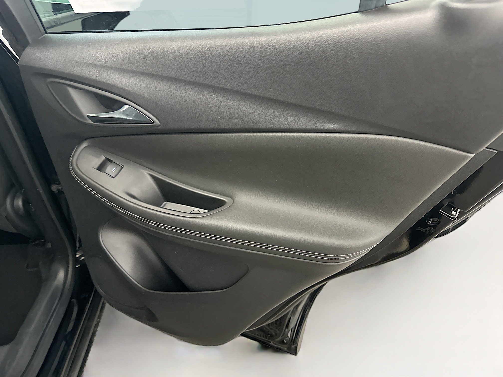 Used 2025 Buick Encore GX Preferred image 30