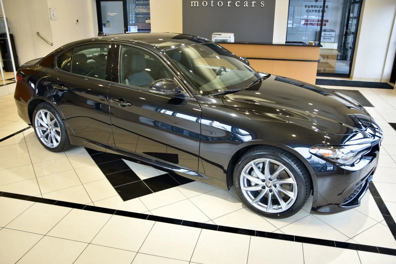 Used 2022 Alfa Romeo Giulia Ti image 6