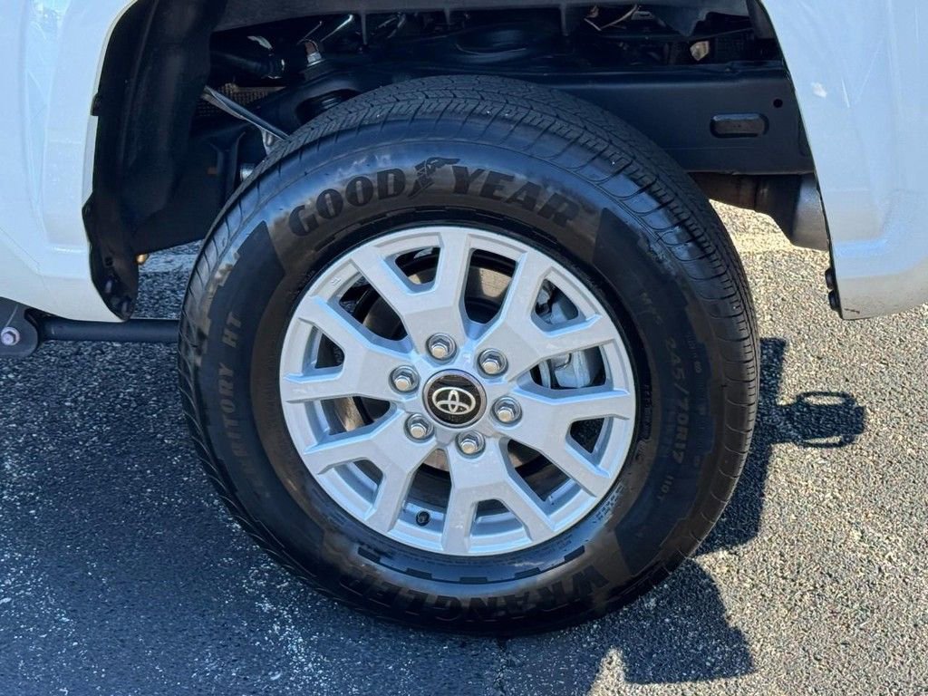 Certified 2025 Toyota Tacoma SR5 image 9