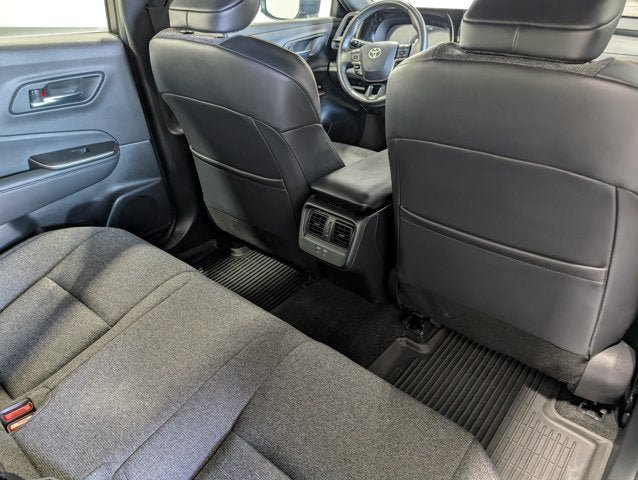 Used 2023 Toyota Crown AWD/4WD image 16