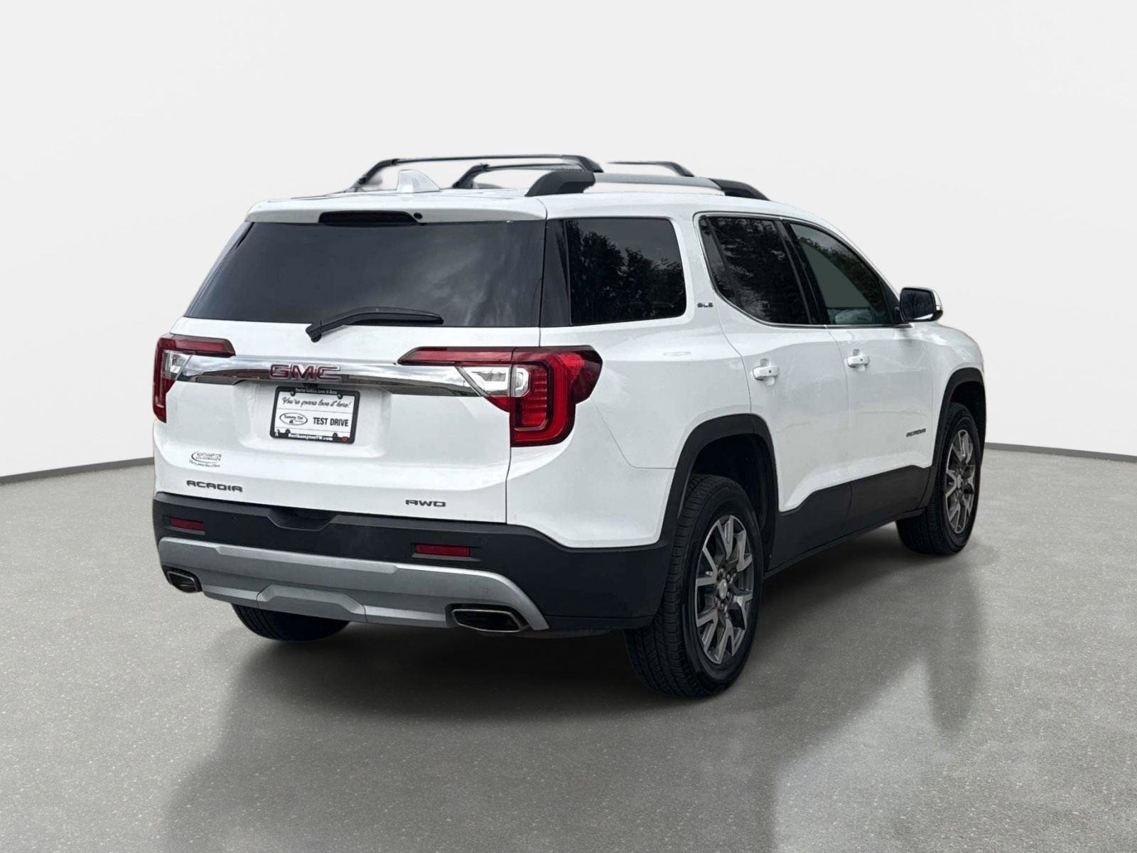 Used 2021 GMC Acadia SLE w/ Driver Convenience Package image 5