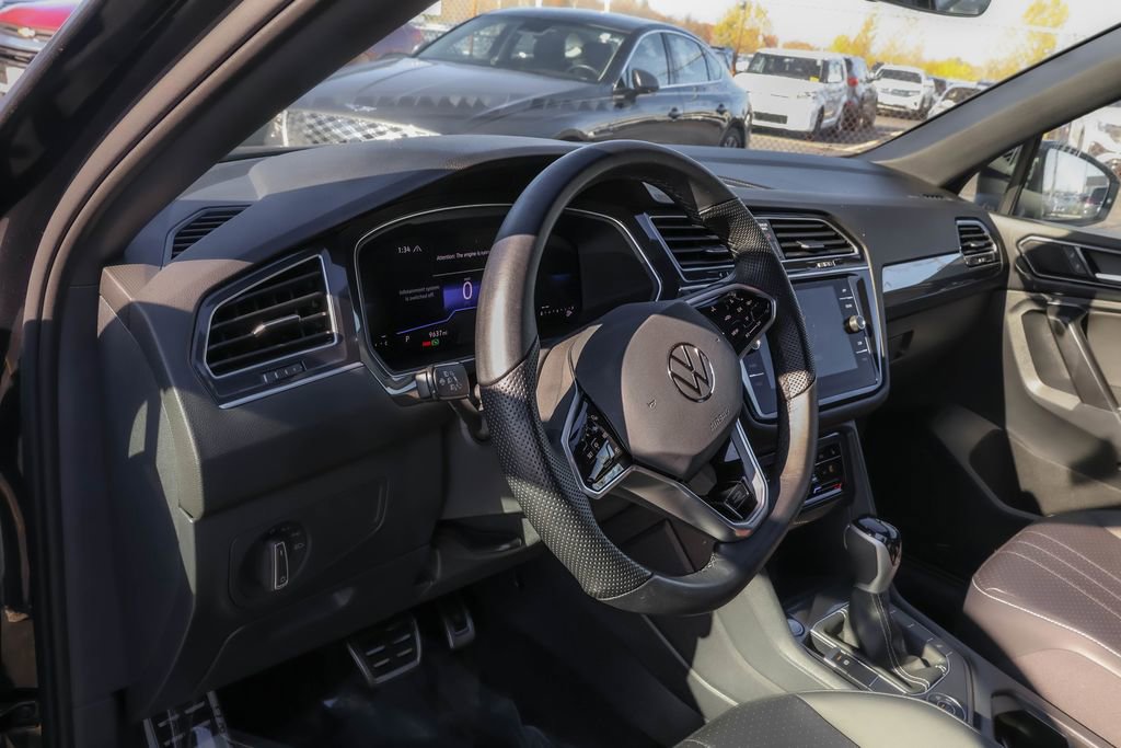 Used 2024 Volkswagen Tiguan SE R-Line image 17