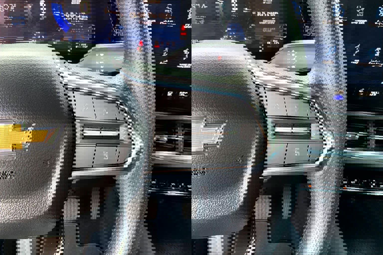 Used 2025 Chevrolet Equinox EV LT image 20