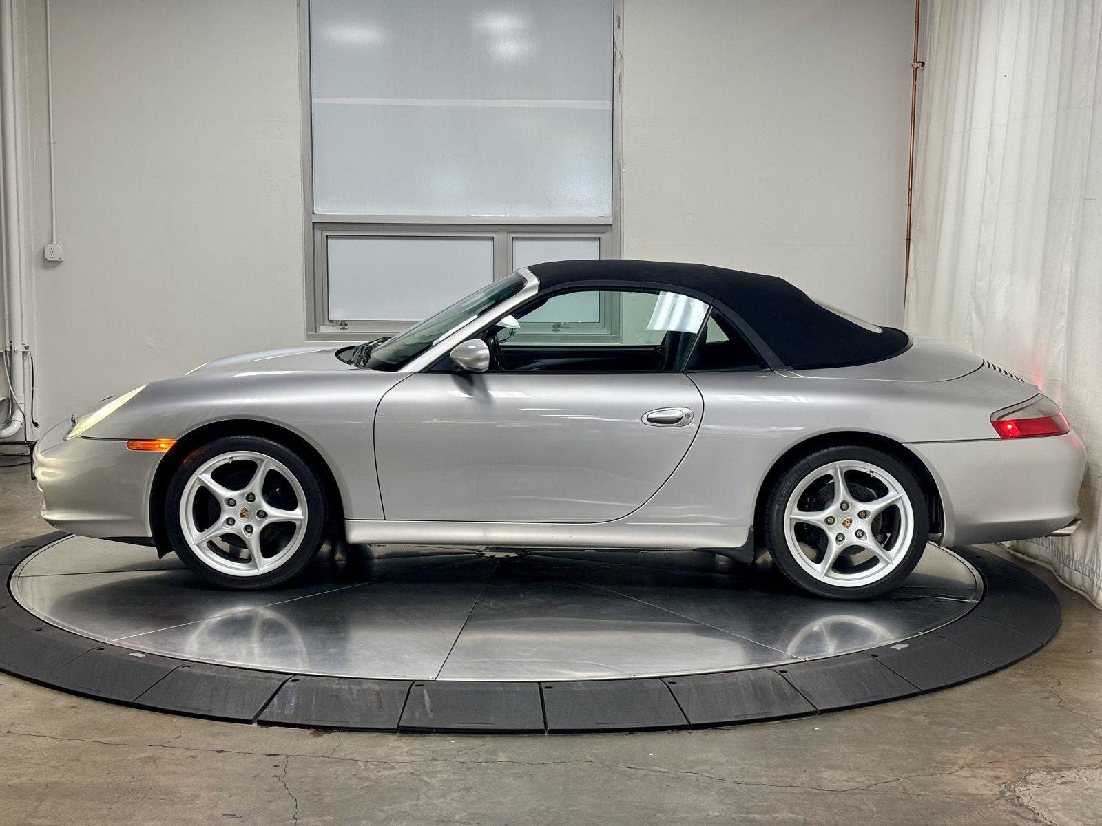 Used 2004 Porsche 911 Carrera RWD image 15