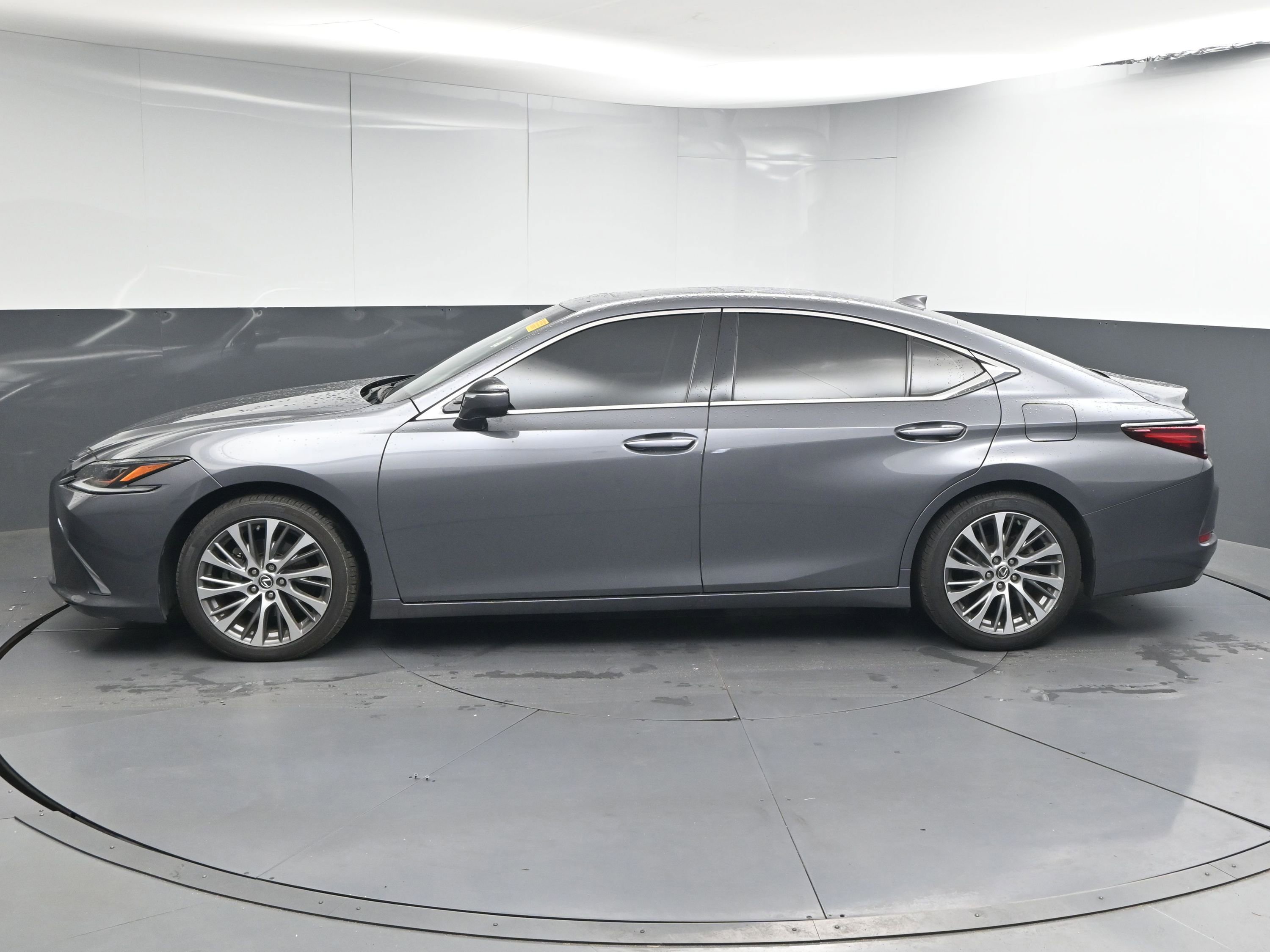 Used 2019 Lexus ES 350 Luxury w/ Accessory Package 2 image 5