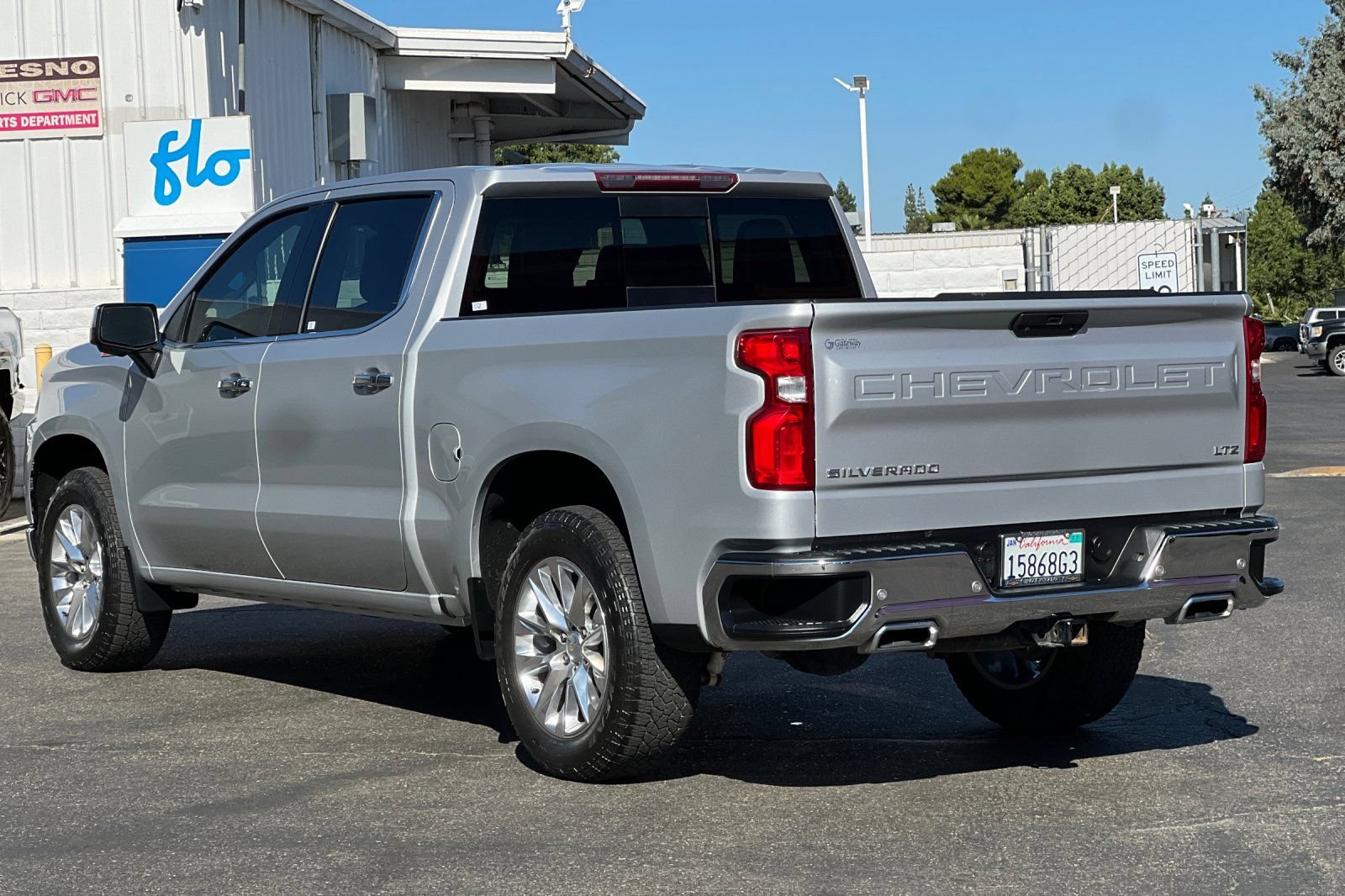 Used 2022 Chevrolet Silverado 1500 LTZ AWD/4WD image 6