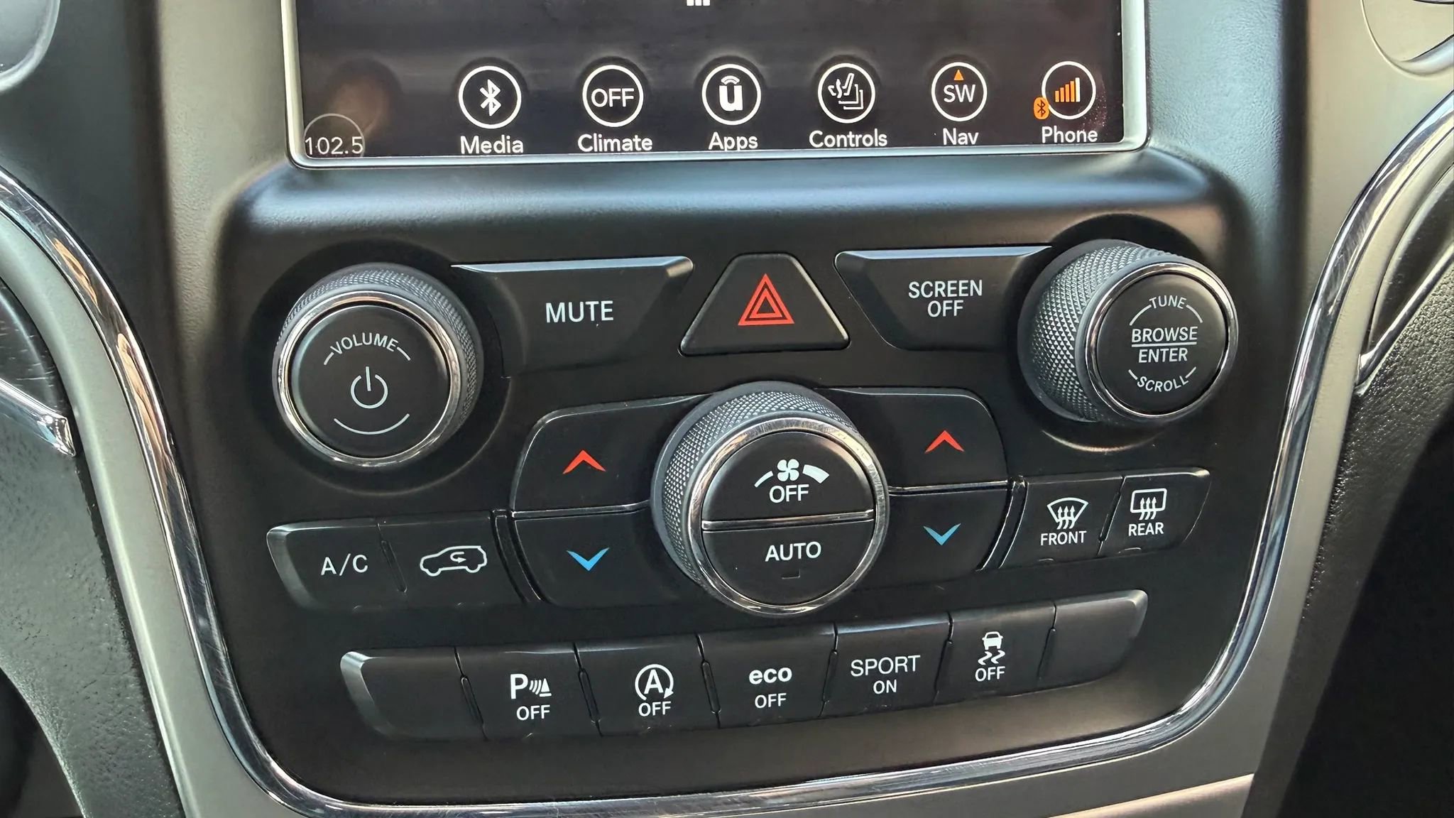 Used 2018 Jeep Grand Cherokee Limited w/ Trailer Tow Group IV image 19