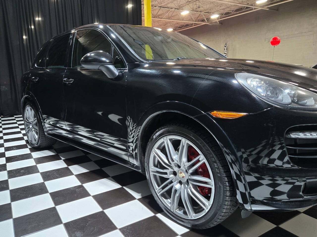 Used 2013 Porsche Cayenne GTS image 31