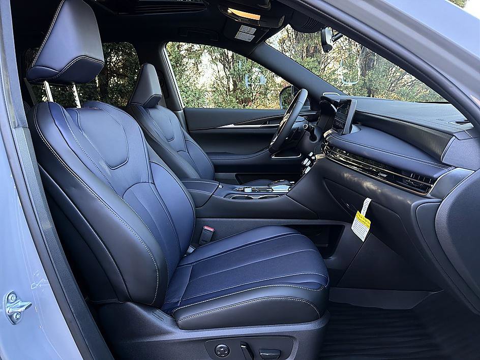 New 2026 INFINITI QX60 Sport image 21