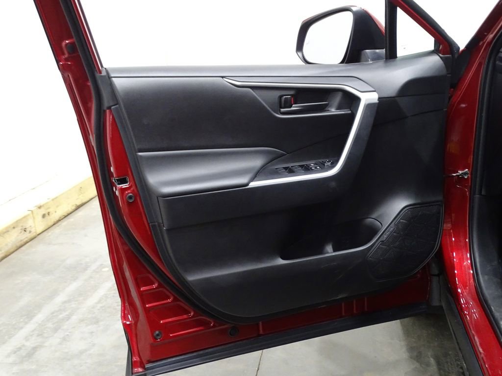 Used 2023 Toyota RAV4 LE image 14