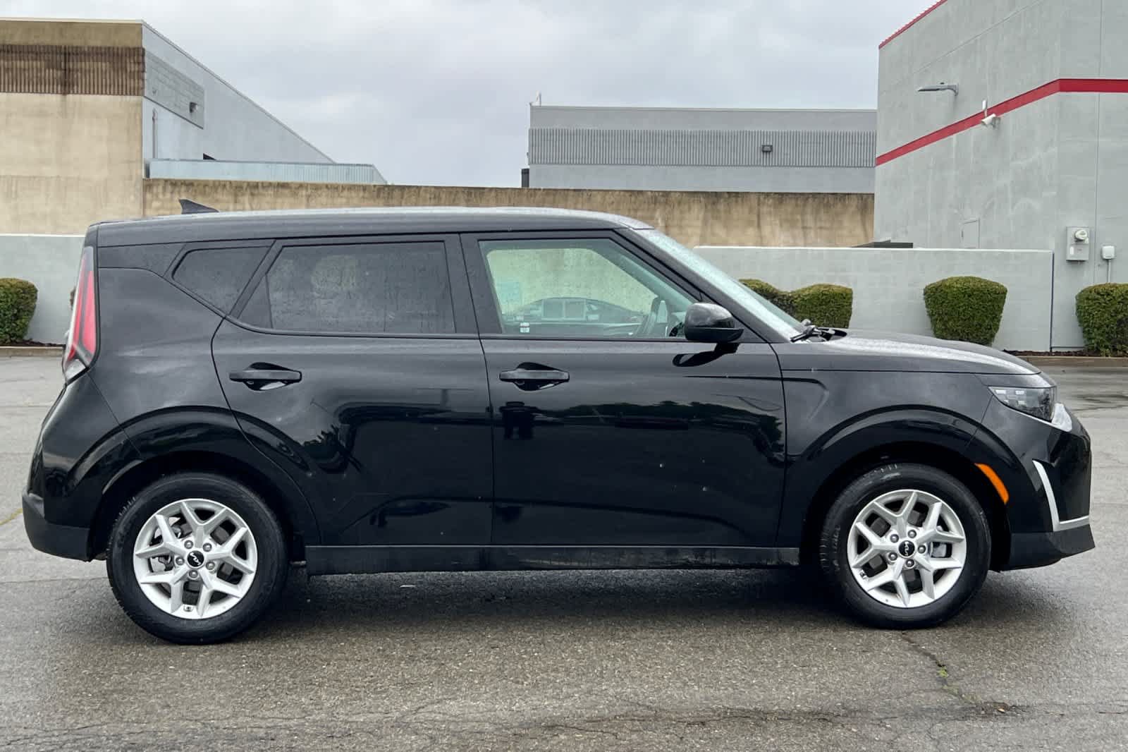 Used 2025 Kia Soul LX w/ LX Technology Package FWD image 6