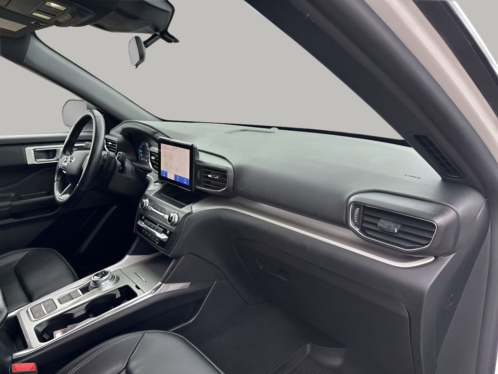 Used 2020 Ford Explorer XLT w/ Equipment Group 202A image 14