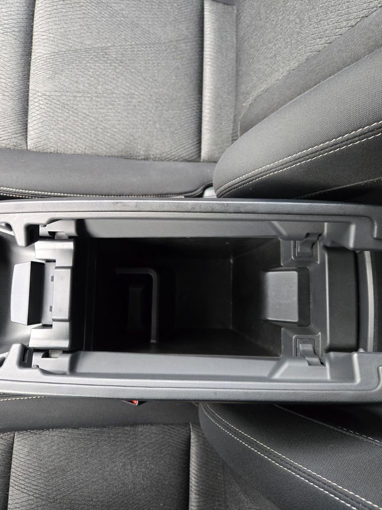 Used 2024 Nissan Rogue SV image 17