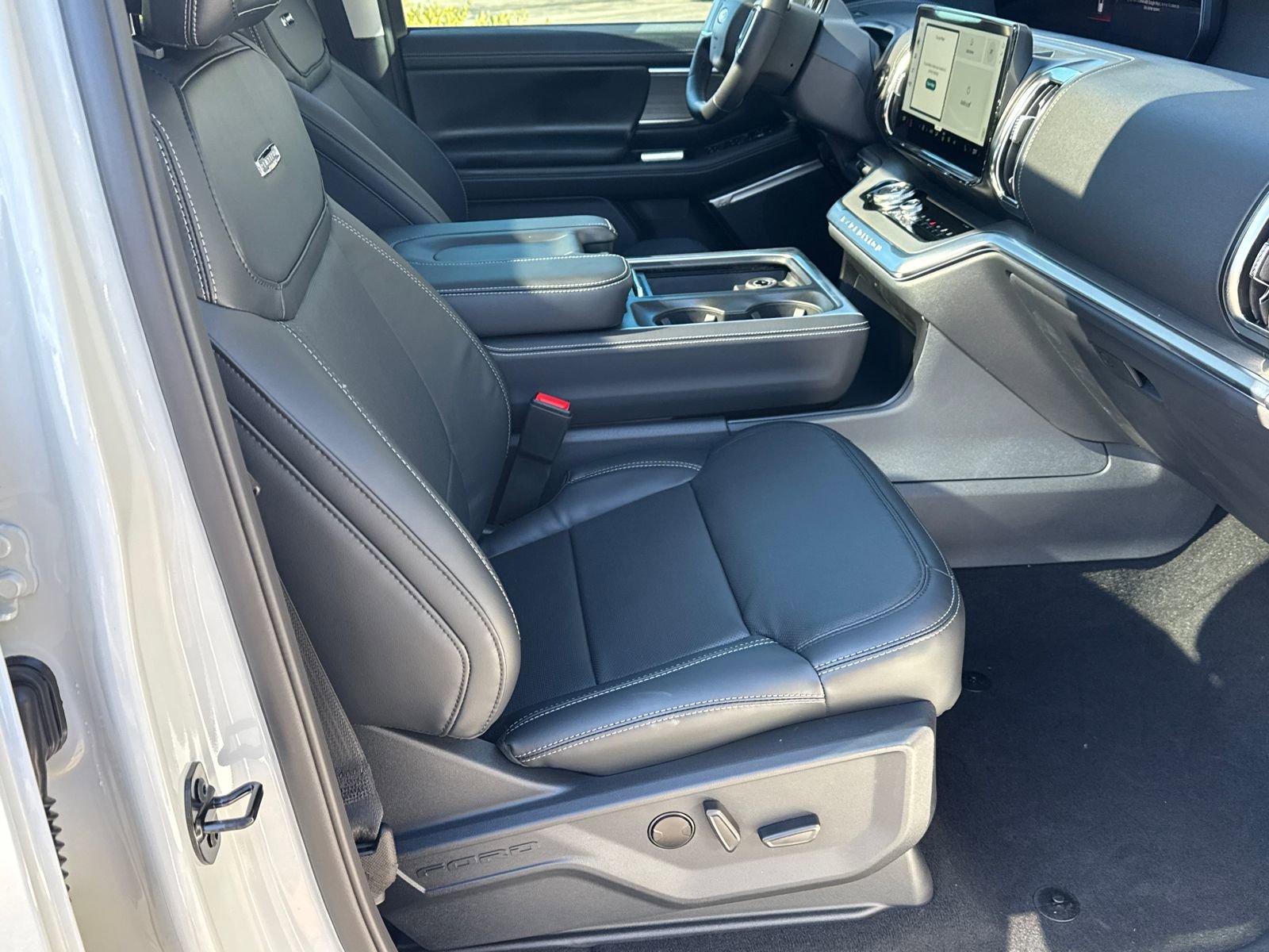 New 2026 Ford Expedition Max Platinum w/ Driver's Package AWD/4WD image 15