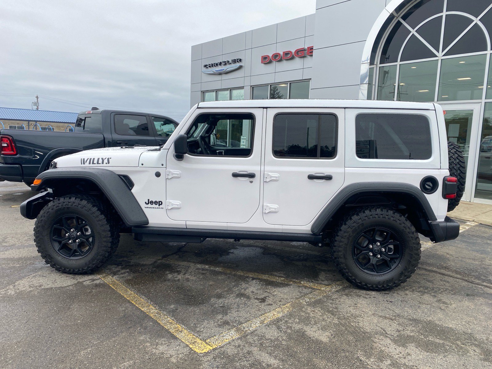 Used 2026 Jeep Wrangler Unlimited Sport AWD/4WD image 2