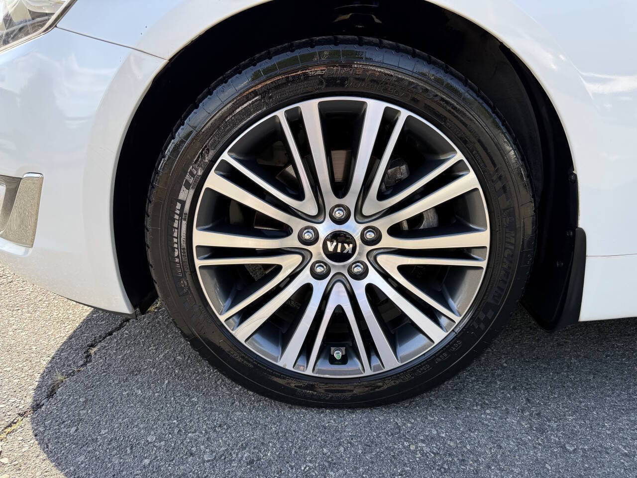 Used 2015 Kia Cadenza Premium w/ Luxury Package FWD image 24