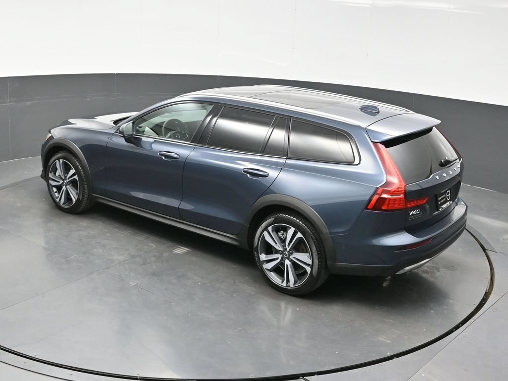 Used 2026 Volvo V60 B5 Cross Country Plus AWD/4WD image 40
