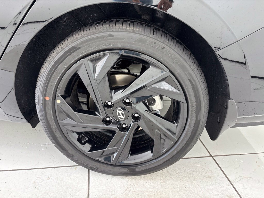 New 2026 Hyundai Elantra SEL Sport FWD image 9