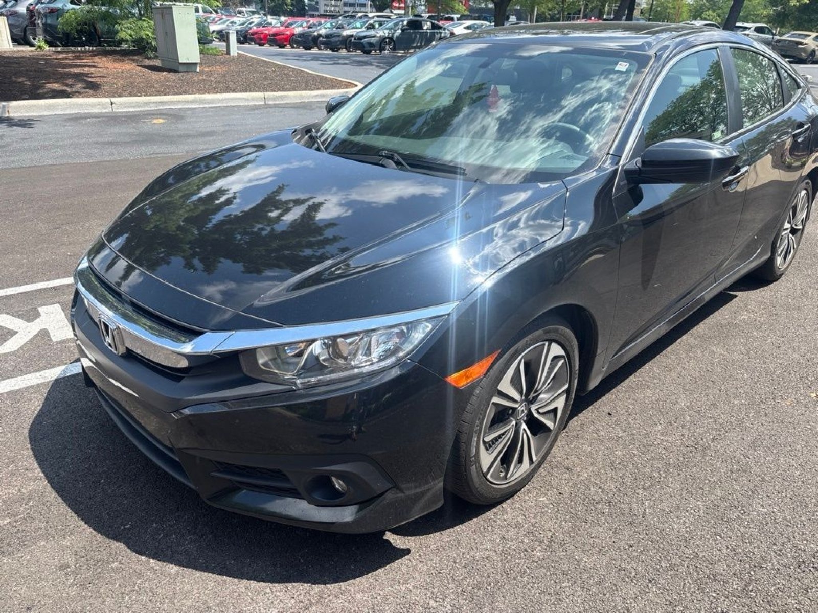 Certified 2018 Honda Civic EX-T image 3
