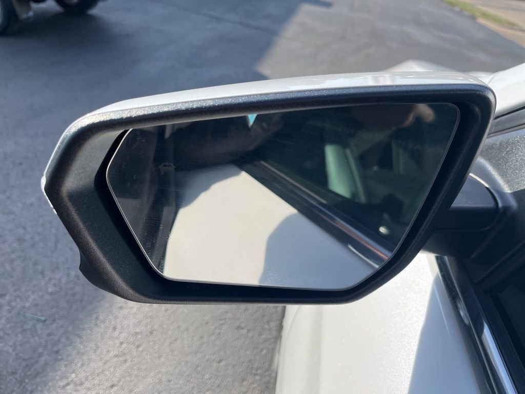 Used 2023 Chevrolet Equinox Premier image 15