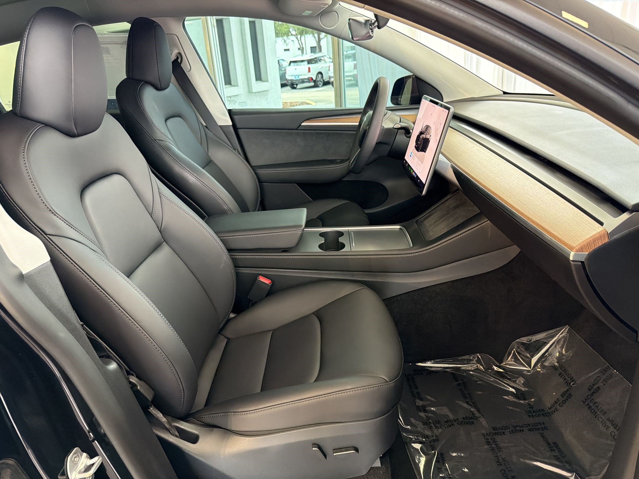 Used 2023 Tesla Model Y 2WD image 30