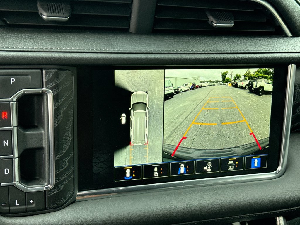 Used 2024 GMC Yukon XL Denali AWD/4WD image 28