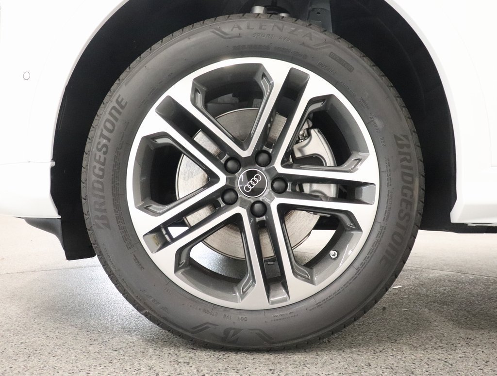 Used 2025 Audi Q5 Premium w/ Convenience Package AWD/4WD image 5