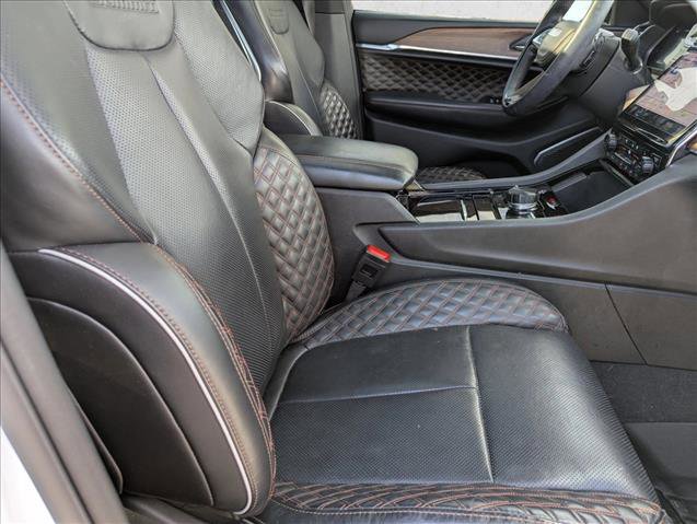 Used 2023 Jeep Grand Cherokee L Summit w/ Advanced Protech Group IV AWD/4WD image 30