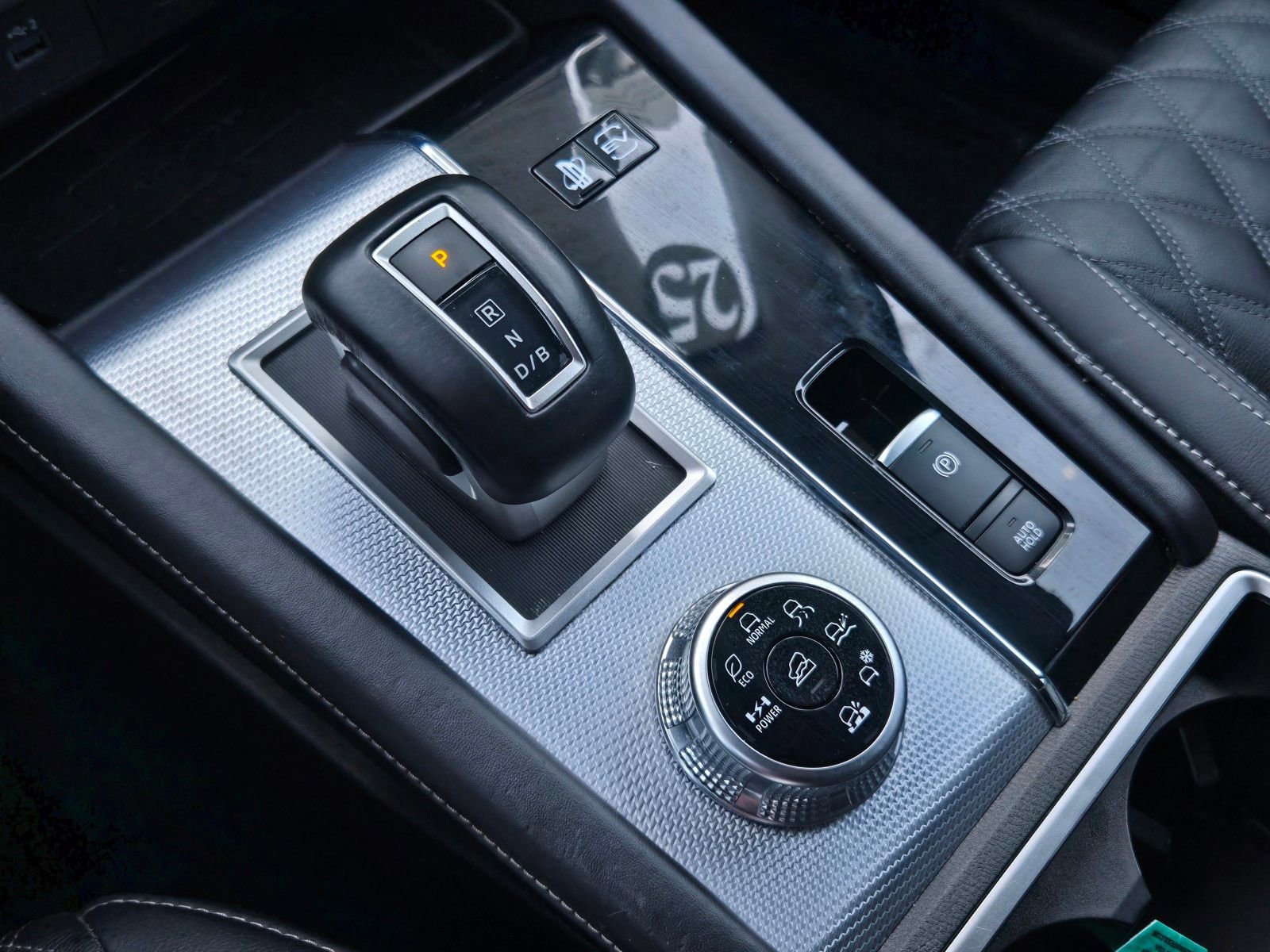 Used 2025 Mitsubishi Outlander SEL Black Edition image 19