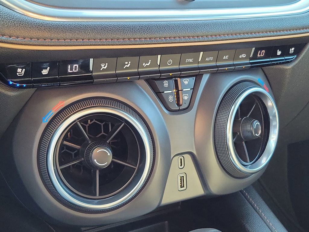 Used 2020 Chevrolet Blazer Premier w/ Driver Confidence II Package FWD image 30
