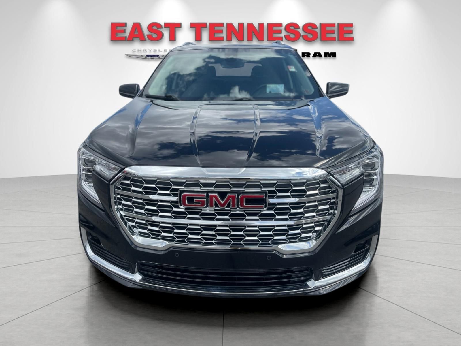 Used 2023 GMC Terrain Denali image 9