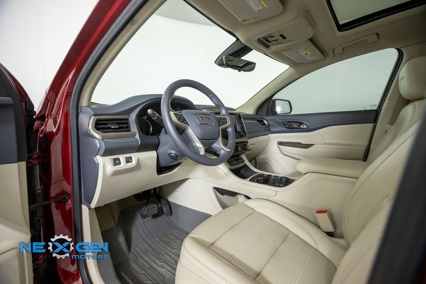 Used 2020 GMC Acadia Denali w/ Trailering Package AWD/4WD image 10