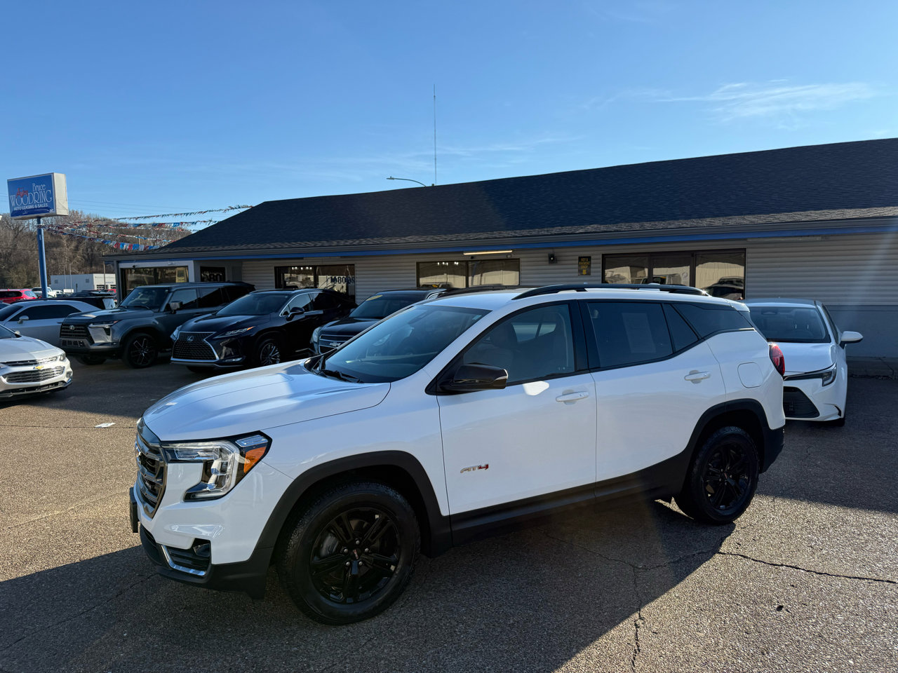 Used 2023 GMC Terrain AT4 image 3