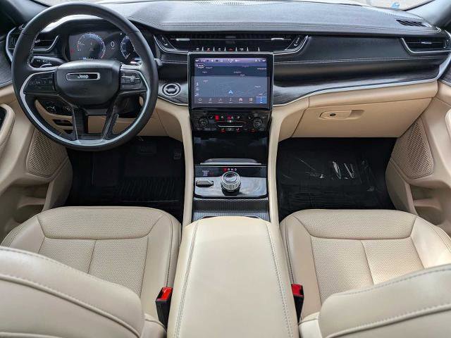 Used 2025 Jeep Grand Cherokee Limited w/ Luxury Tech Group II image 25