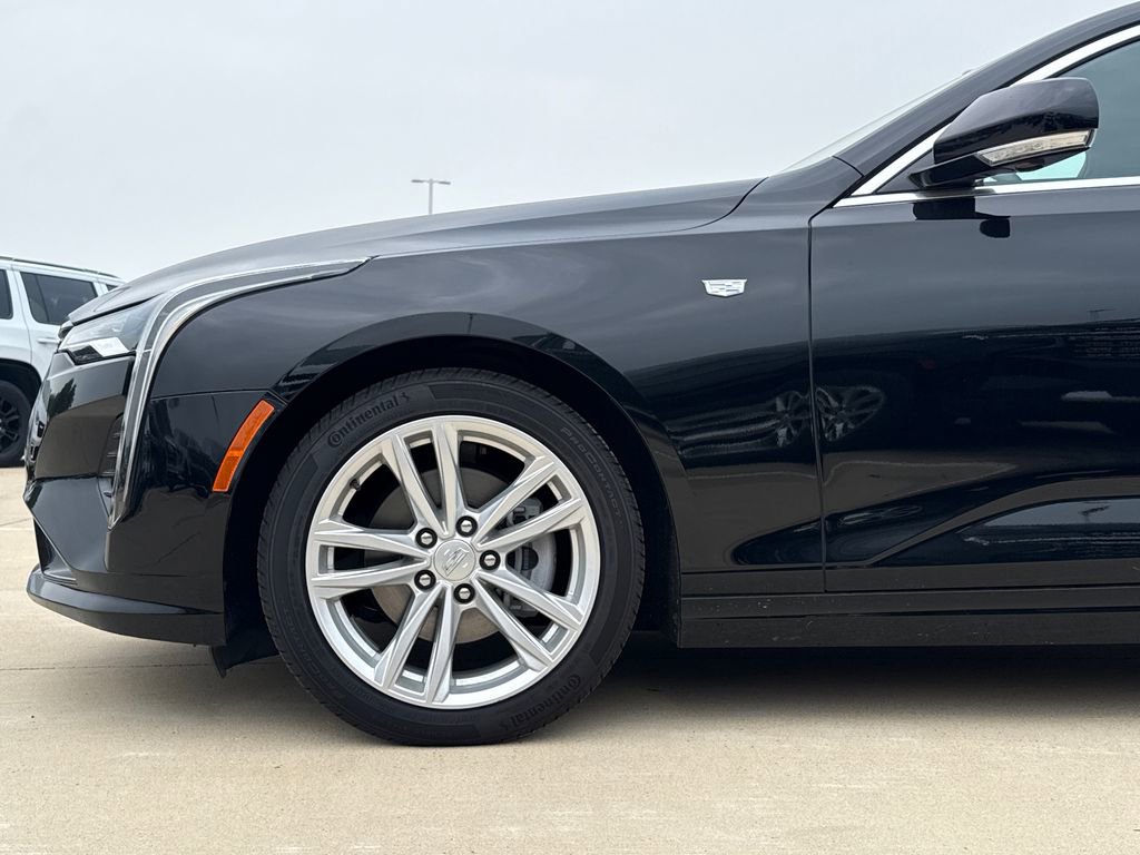 Used 2025 Cadillac CT4 Luxury RWD image 5