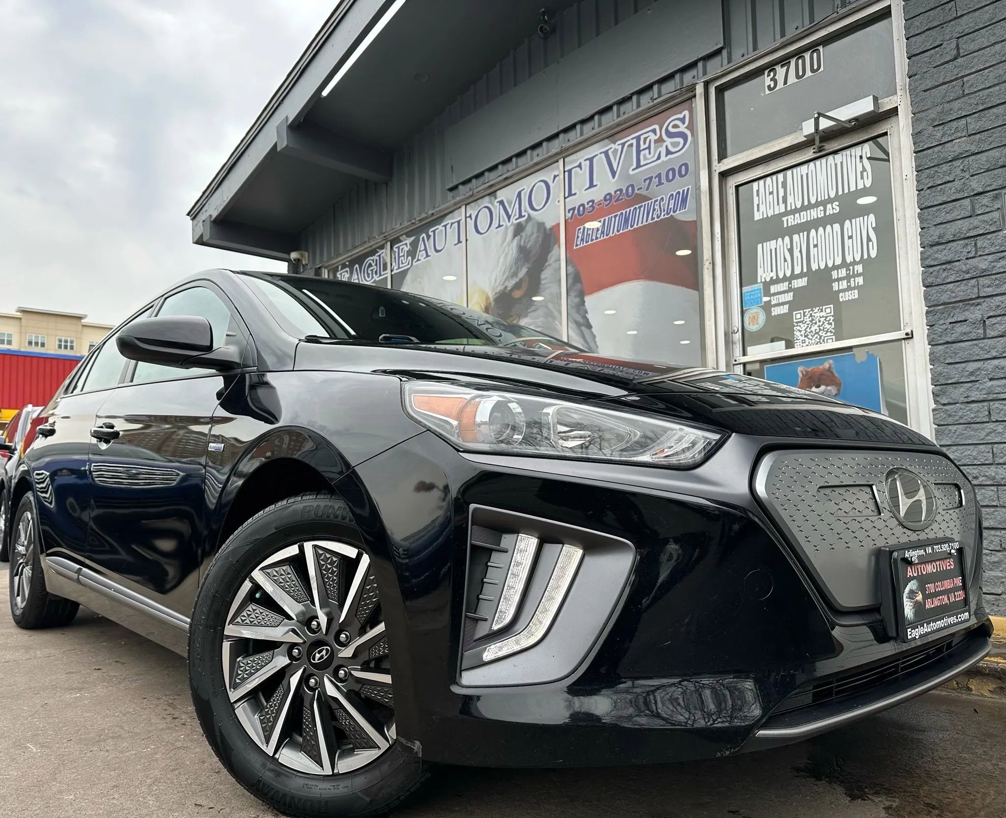 Used 2020 Hyundai Ioniq SE image 1