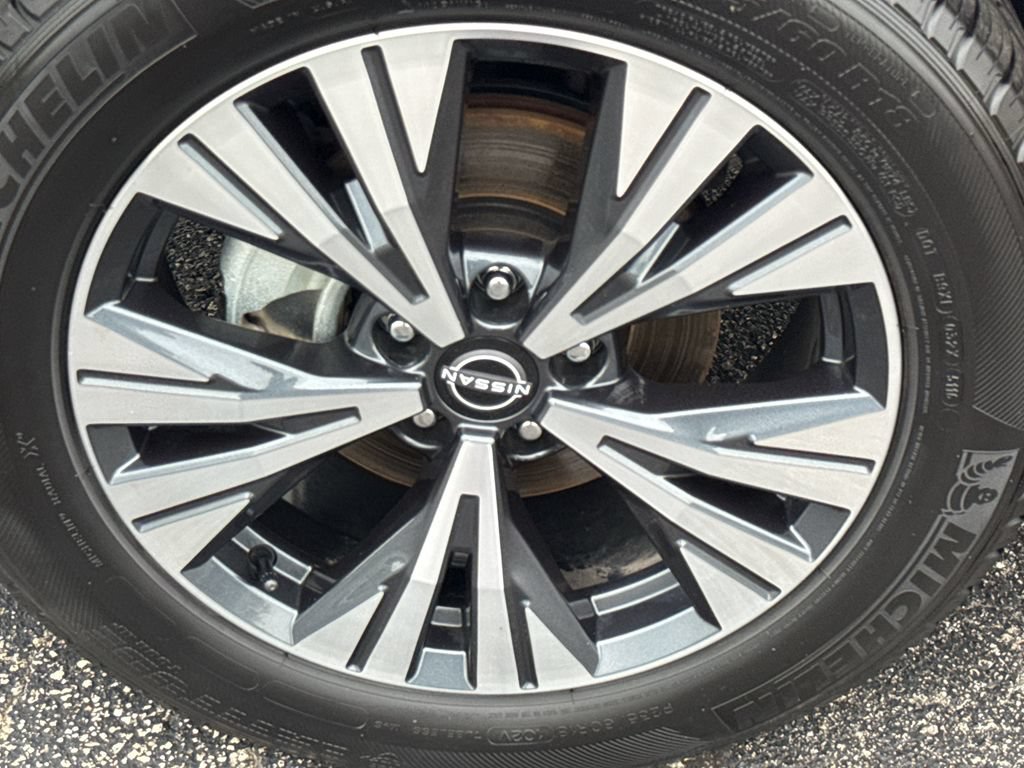 Certified 2023 Nissan Rogue SV w/ SV Premium B Package AWD/4WD image 9