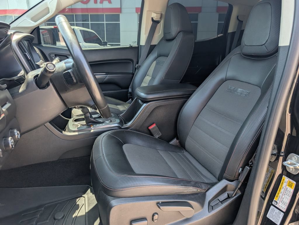 Used 2015 GMC Canyon SLE w/ All-Terrain Package AWD/4WD image 12